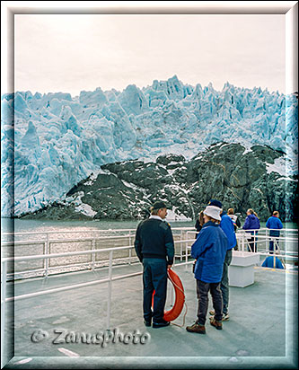 Glacier Tour, vom Schiff aus super Sicht auf den Glacier