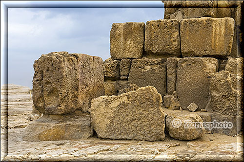 Riesige Felsblocks als Pyramidensteine