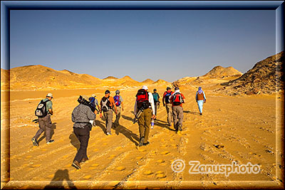 Fotowanderer in der Sahara