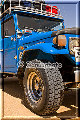 Detailaufnahme unseres blauen Jeeps