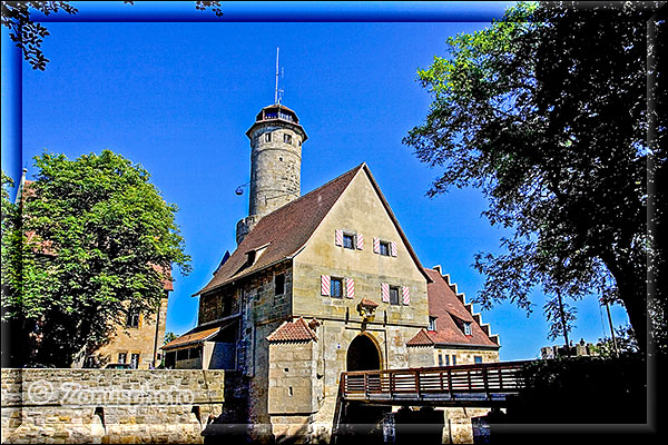 Altenburg mit Brücke zum Tor