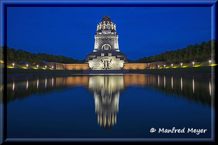 Nachtaufnahme vom Voelkerschlachtdenkmal