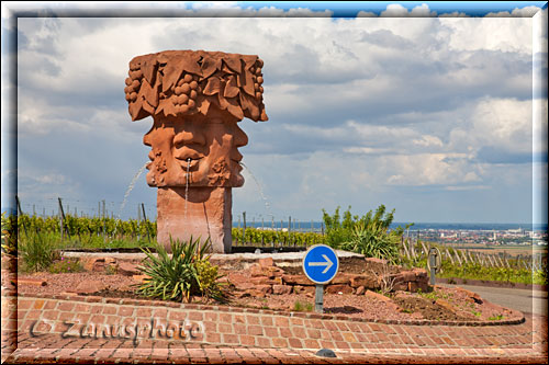 Brunnen am Eingang nach Voeglinshoffen