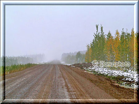 Blizzard auf dem Liard Highway