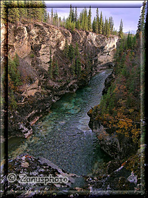 Tiefer Blick in den Lapie River Canyon