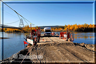 Ferry am anderen Ufer angekommen