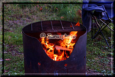 Lagerfeuer an unserer Campsite