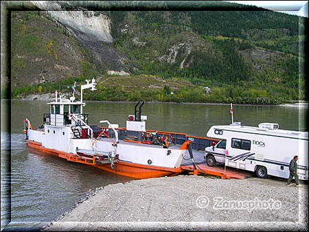 Ferry wird gerade beladen