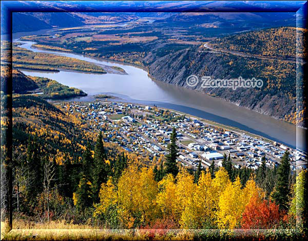 Blich auf das herbstliche Dawson City