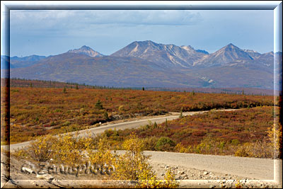 Alaska, die durchfahrene Landschaft am Denali Higway zeigt sich dem Fotografen zur Belichtung