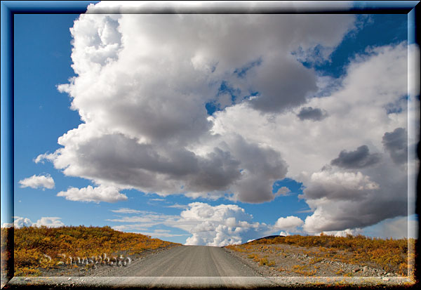 Alaska, Wolken überm alten Denali Highway