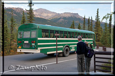 Alaska, einige wenige Busse kommen hier vorbei aber wir sind noch nicht dran
