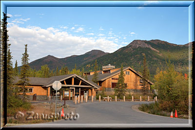 Alaska, Visitor Center des Parks ist nahe bei uns am frühen Morgen