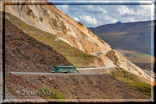 Alaska, ein Bus auf der Denali Park Road