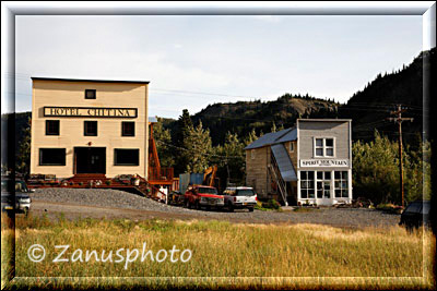 Alaska, in Chitina sehen wir auch noch ein Hotel