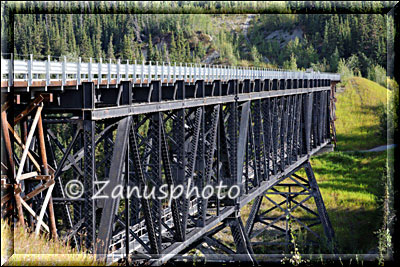 Traggestell der Strassenbrücke in Alaska