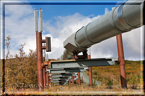 Bumper fangen Stösse der Alaska Pipeline ab