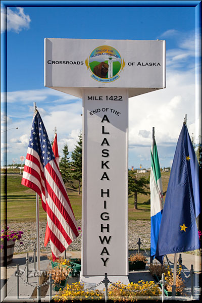 Pilon kennzeichnet das Ende des Alaska Highway