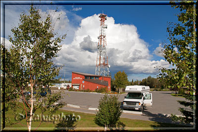 Visitor Center von Delta Junction mit Funkmast