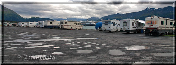 Seward Hafenbereich mit vielen Campern