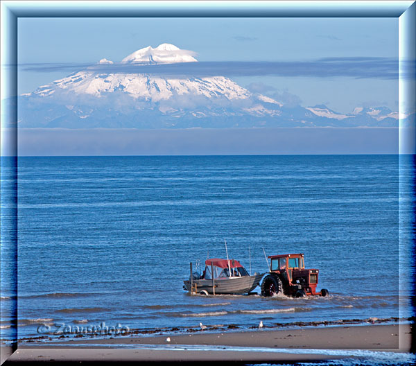 Mount Iliamna ein echter dreitausender gegenüber von Homer Spit