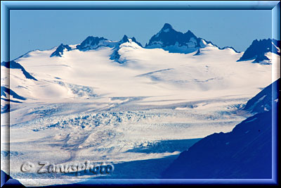 Glacier die gegenüber von Homer Spit am anderen Ufer liegen