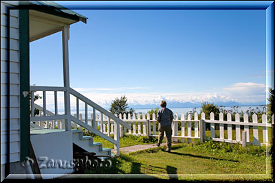 Ninilchik, wir stehen über der Town und schauen auf das Cook Inlet