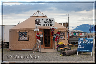 Homer Spit, im Uferbereich ein Shop