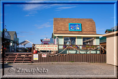 Homer Spit, Fischläden am Strand gelegen