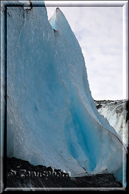 Alaska, blaue Glacierteile finden sich für die Besucher zur Ansicht