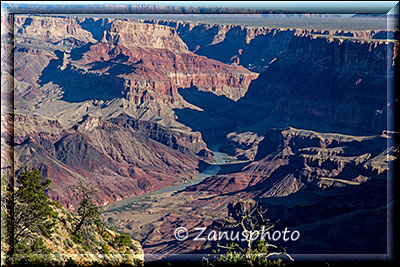 Grand Canyon, von hier oben haben wir einen schönen Blick auf den Colorado River