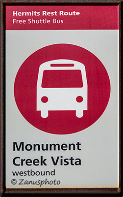 Anzeigetafel für den Bus-Stop am View Point des Grand Canyon