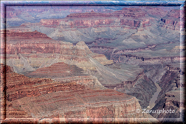 Direkter Blick auf den Colorado River im Grand Canyon