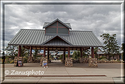 Wartehäuschen nahe des Visitor Centers im Grand Canyon Nationalpark