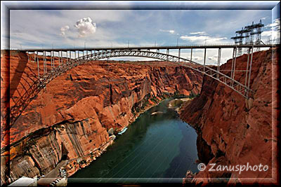 Glen Canyon Bridge am Lake Powell See