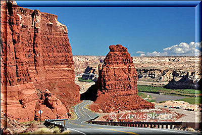 Highway 95 führt am Colorado River entlang