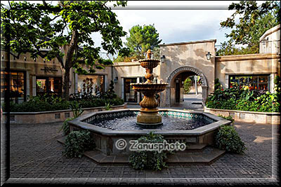 Im Hofbereich findet man diesen Brunnen in Sedonas Tlaquepaque Area