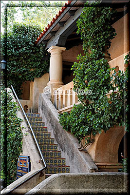 Treppe in die oberen Etagen, wie ein klassisches Toskana Motiv von Sedona