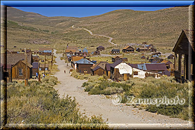 Bodie Ghosttown mit Blick über die Town