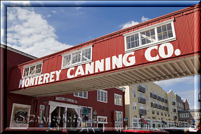 Monterey, in Cannery Row stehen wir an der Canning Company