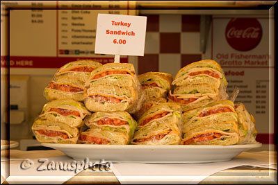 Monterey, hier haben wir gerade ein Angebot über Turkey Sandwitches entdeckt