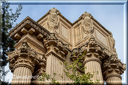 San Francisco 3, Palace of Fine Art, schaut man nach oben entdeckt man immer wieder riesige Steinsäulen