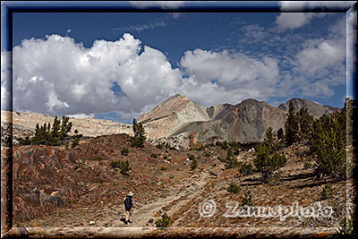 Yosemite - Saddlebag Lake, etwas weiter sehen wir die nächsten Berggipfel an unserm Weg