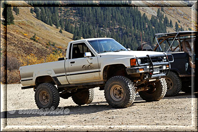 Alpine Loop Road, ein hochbeiniger Wagen steht hier