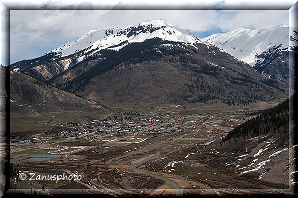 City of Silverton vom Highway 550 aus gesehen