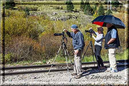 Silverton, US-Photographer haben sich auf dem Gleis postiert um den anfahrenden Train aufzunehmen