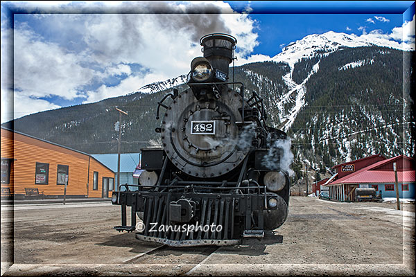 Silverton, hier wartet der Train bis sich die Gäste verpflegt haben und zur Rückfahrt wieder einsteigen