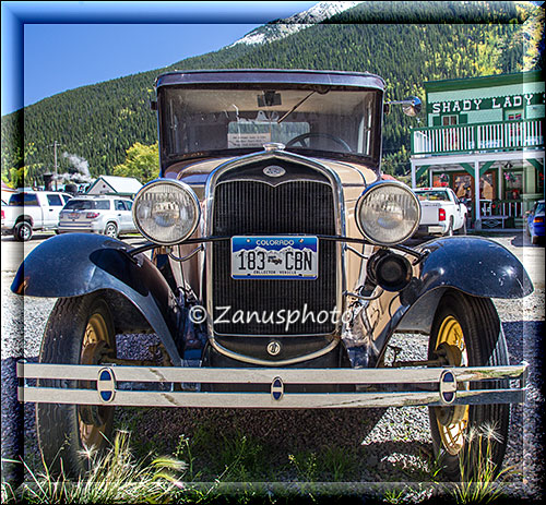 Silverton, Parkender Oldtimer in der City