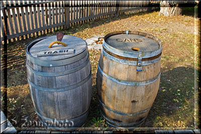 Passende Behälter für Trash und Cans in der Ghosttown von Bannack