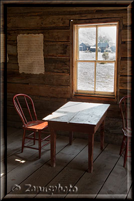 Tisch am Fenster im Raun von Ghosttown Bannack